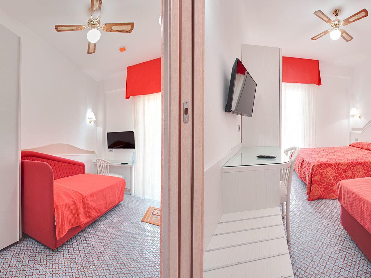 Hotel Caravelle Чезенатіко Екстер'єр фото